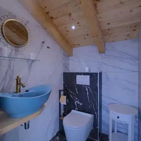 بيت للعطل House Bjankura