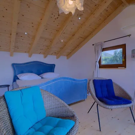 بيت للعطل House Bjankura *